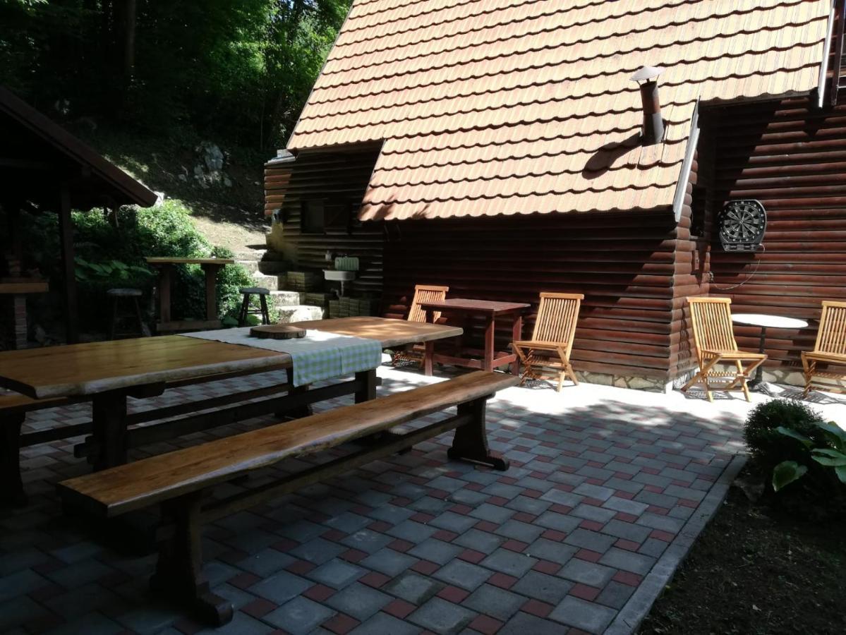Holiday Home Mreznica Gornji Zvečaj Exteriör bild