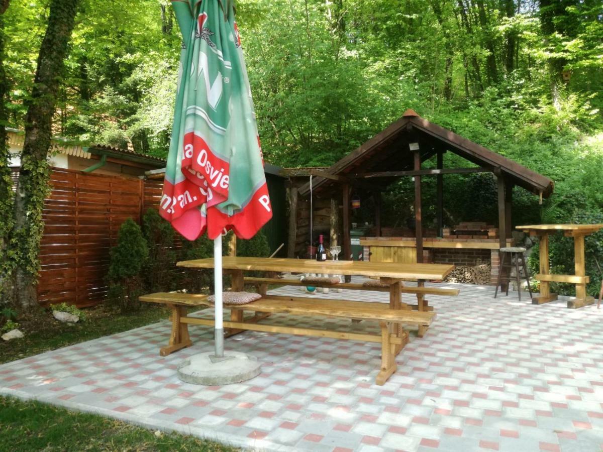Holiday Home Mreznica Gornji Zvečaj Exteriör bild